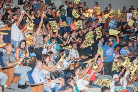 ROLLEMBERG MANDA BRUNA DESMORALIZAR A CÂMARA LEGISLATIVA E CONSTRANGER DEPUTADOS DISTRITAIS PERANTE AUDIÊNCIA PÚBLICA